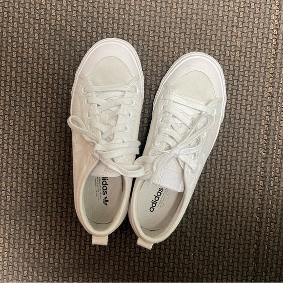 adidas Shoes - Adidas NIZZA White Sneakers